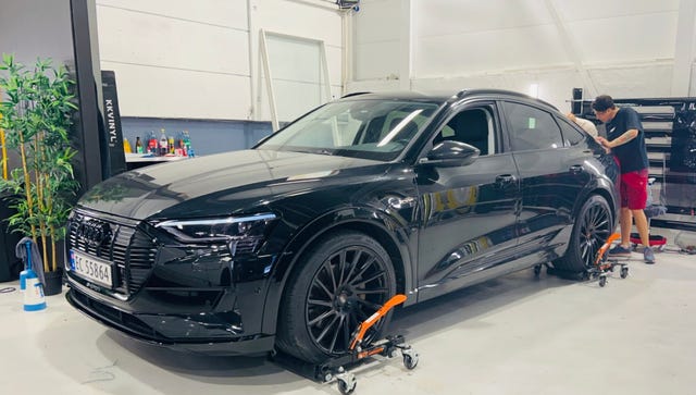 WAUZZZGE2MB033673 2021 AUDI E-TRON-1