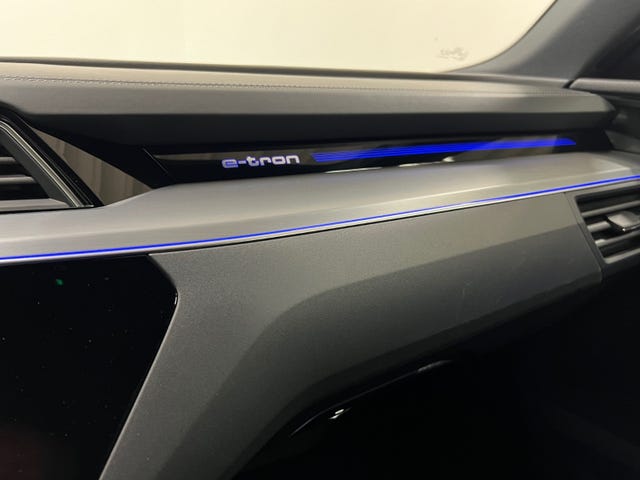 2021 AUDI E-TRON - 36
