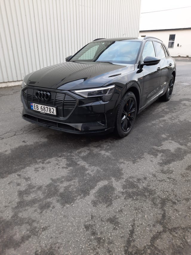 WAUZZZGEXLB037811 2020 AUDI E-TRON-1