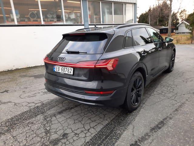 WAUZZZGEXLB037811 2020 AUDI E-TRON-5