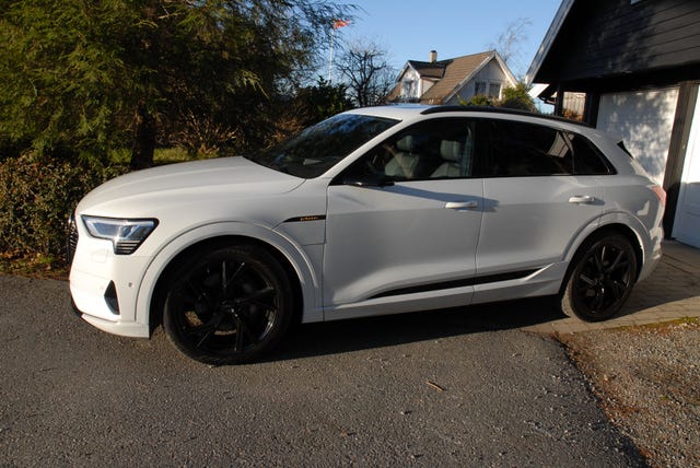 2020 AUDI E-TRON - 54
