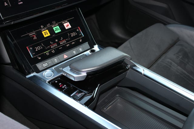 2020 AUDI E-TRON - 14