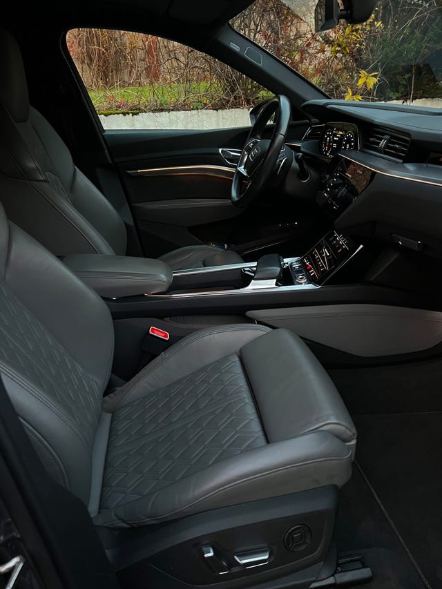 2020 AUDI E-TRON - 26