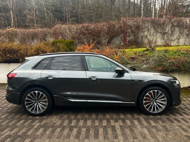 WAUZZZGE6LB021203 2020 AUDI E-TRON-4