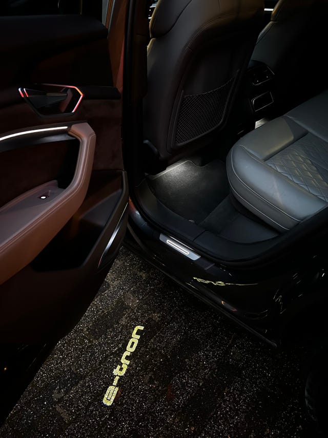 2020 AUDI E-TRON - 32
