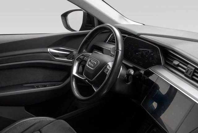 2020 AUDI E-TRON - 29