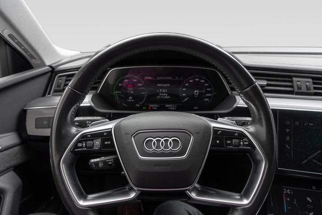 2020 AUDI E-TRON - 10