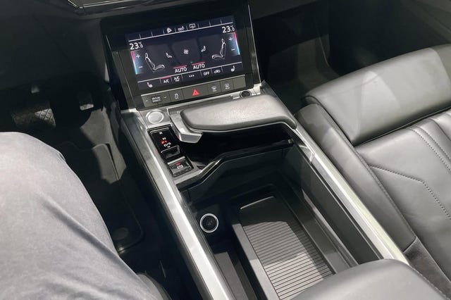 2020 AUDI E-TRON - 12