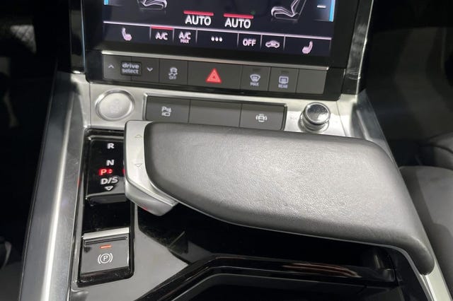 2020 AUDI E-TRON - 29