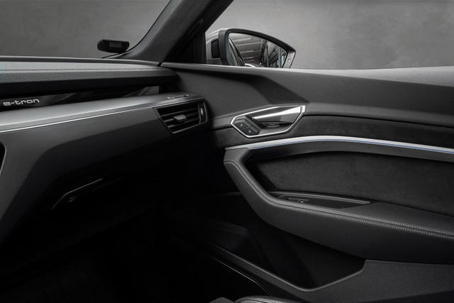 2020 AUDI E-TRON - 23