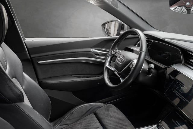 2020 AUDI E-TRON - 12