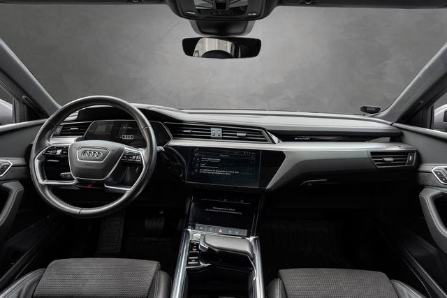 2020 AUDI E-TRON - 9