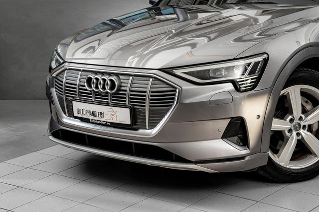 WAUZZZGE3LB006271 2020 AUDI E-TRON-1