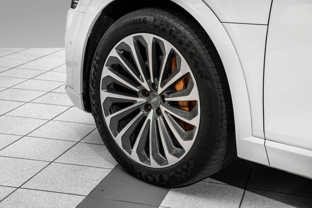 2020 AUDI E-TRON - 9