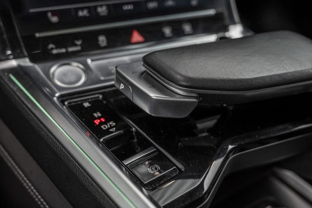 2020 AUDI E-TRON - 23