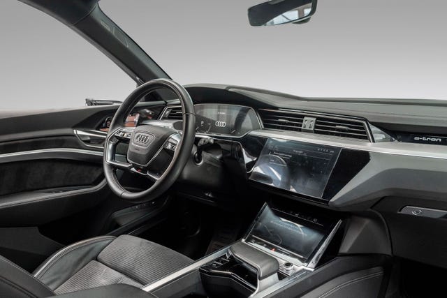 2020 AUDI E-TRON - 32