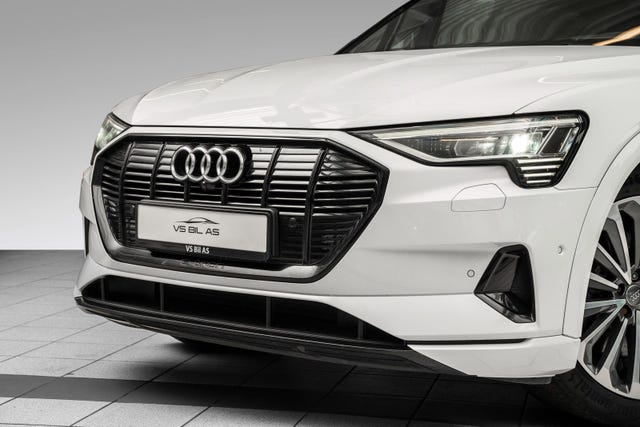 WAUZZZGE7LB005009 2020 AUDI E-TRON-4