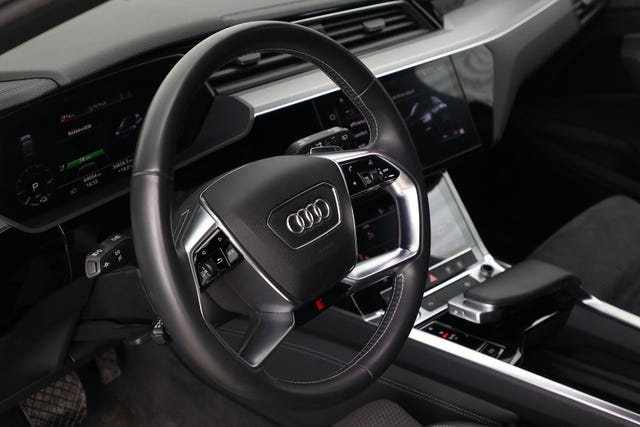 2020 AUDI E-TRON - 10