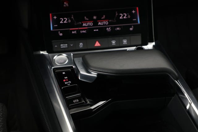 2020 AUDI E-TRON - 17