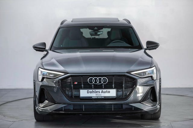 WAUZZZGE8MB041079 2021 AUDI E-TRON-2