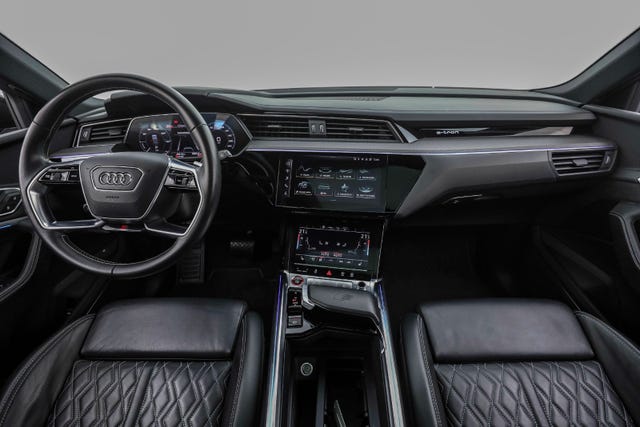 2021 AUDI E-TRON - 33