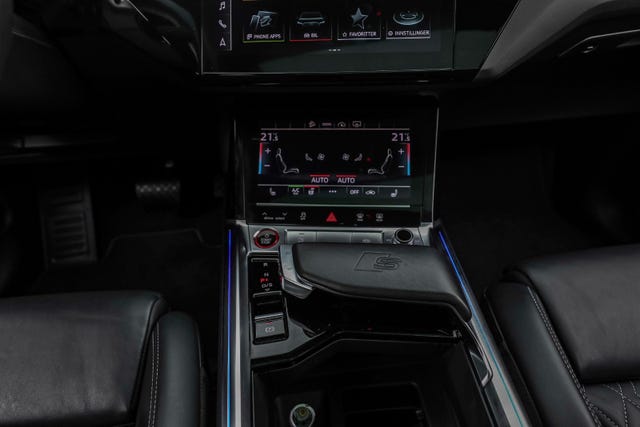 2021 AUDI E-TRON - 31