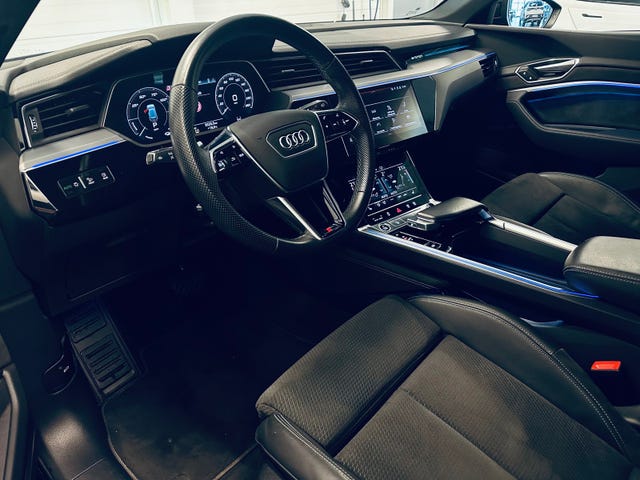 2021 AUDI E-TRON - 11