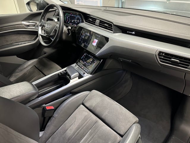 2021 AUDI E-TRON - 24