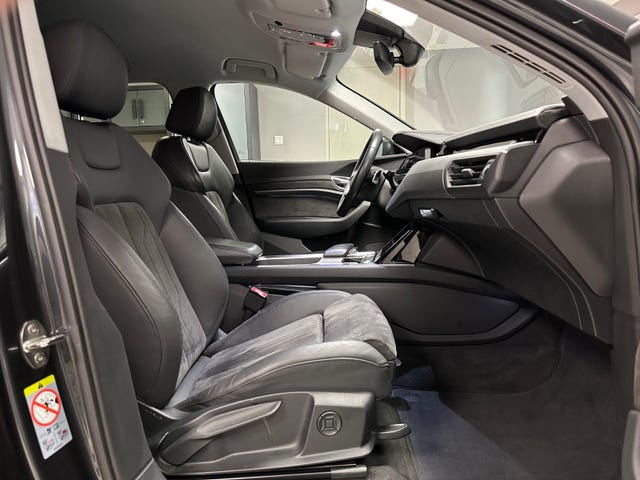 2021 AUDI E-TRON - 23