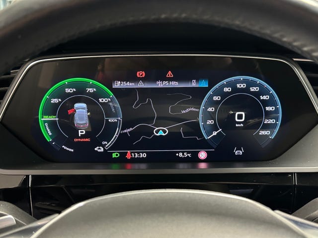 2021 AUDI E-TRON - 33