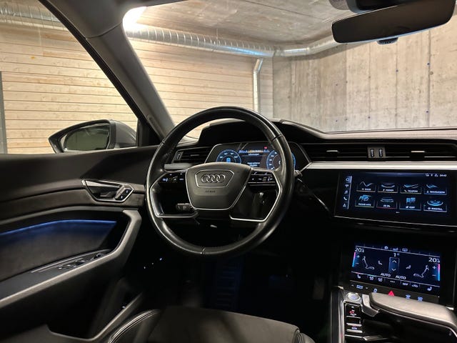 2020 AUDI E-TRON - 32