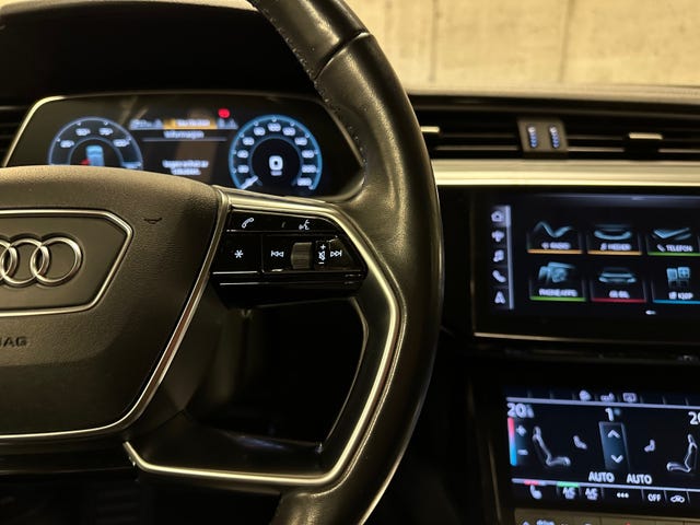 2020 AUDI E-TRON - 31