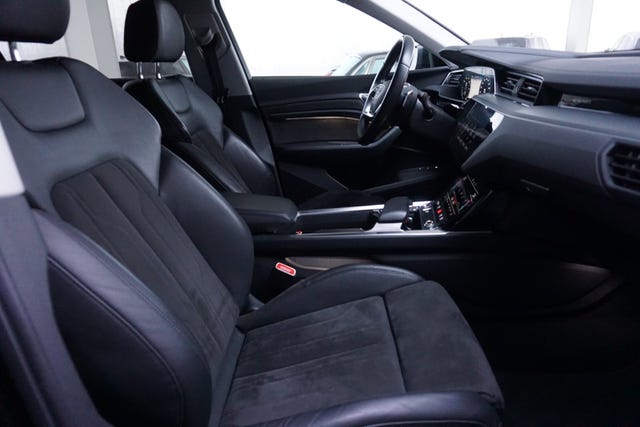 2020 AUDI E-TRON - 12