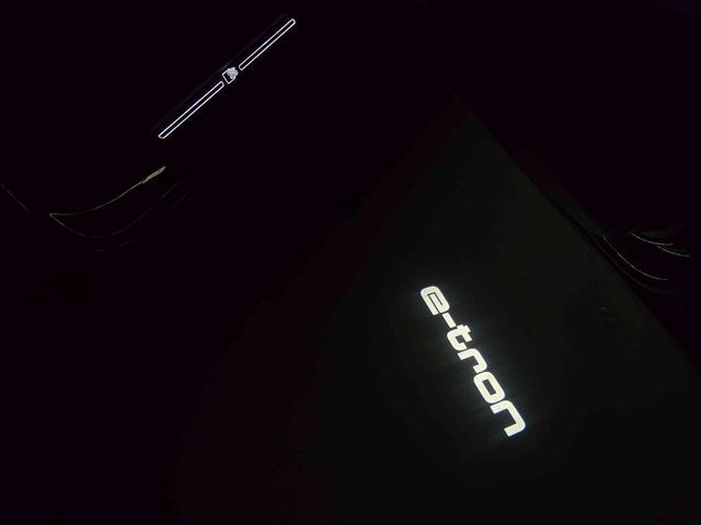 2020 AUDI E-TRON - 26