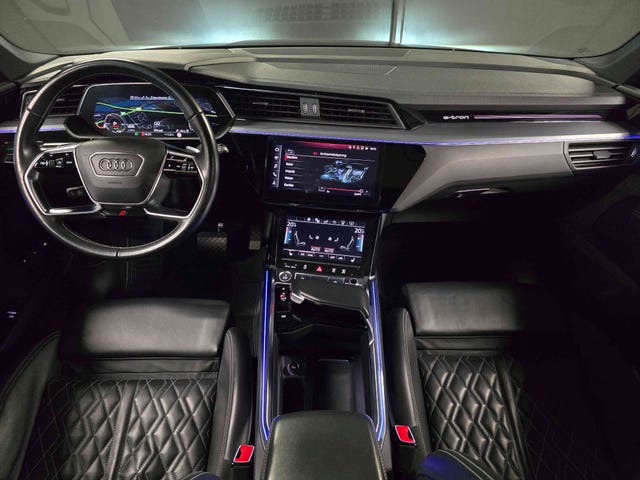 2020 AUDI E-TRON - 28