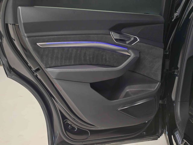 2020 AUDI E-TRON - 61