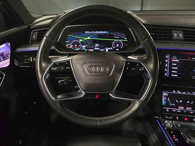2020 AUDI E-TRON - 32
