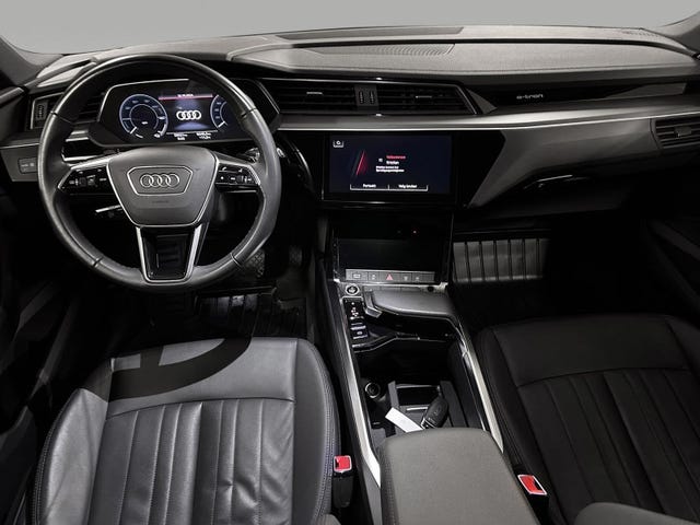 WAUZZZGE0MB041755 2021 AUDI E-TRON-3