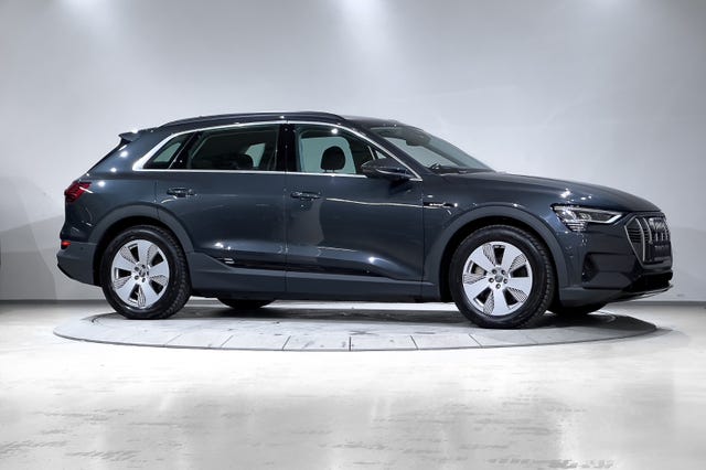 WAUZZZGEXLB011032 2020 AUDI E-TRON-4