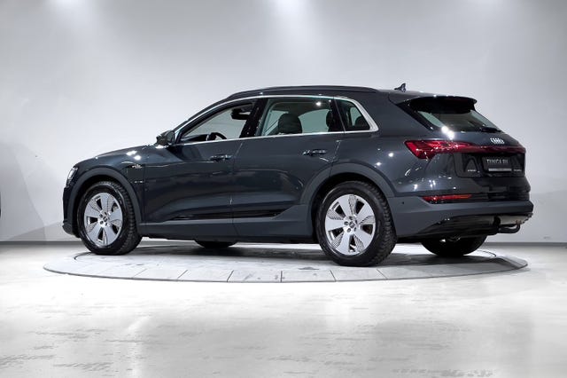 2020 AUDI E-TRON - 10