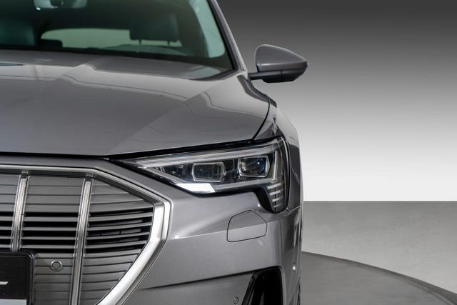 WAUZZZGE0LB018961 2020 AUDI E-TRON-5