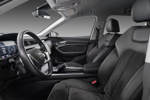 2020 AUDI E-TRON - 16