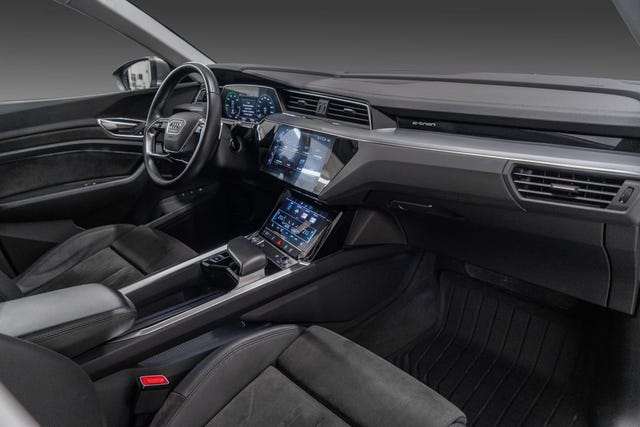 2020 AUDI E-TRON - 39