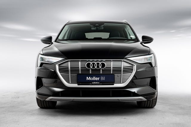 WAUZZZGE9MB044167 2021 AUDI E-TRON-2