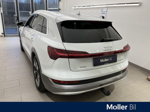 WAUZZZGEXLB023942 2020 AUDI E-TRON-3