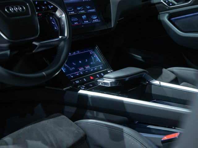 2020 AUDI E-TRON - 9