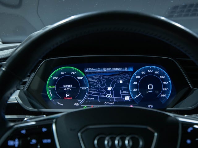 2020 AUDI E-TRON - 24