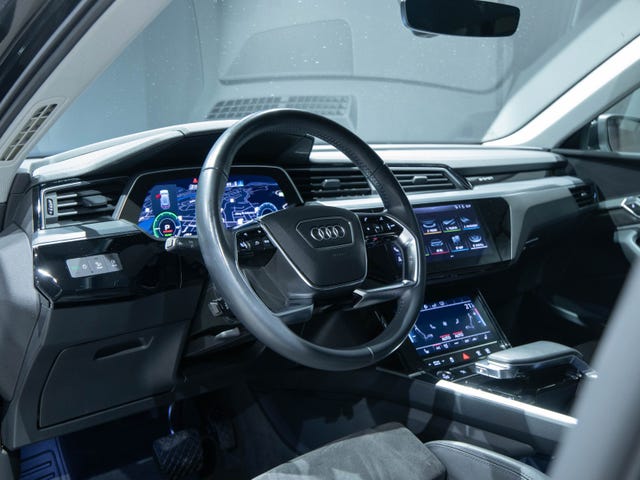 2020 AUDI E-TRON - 8