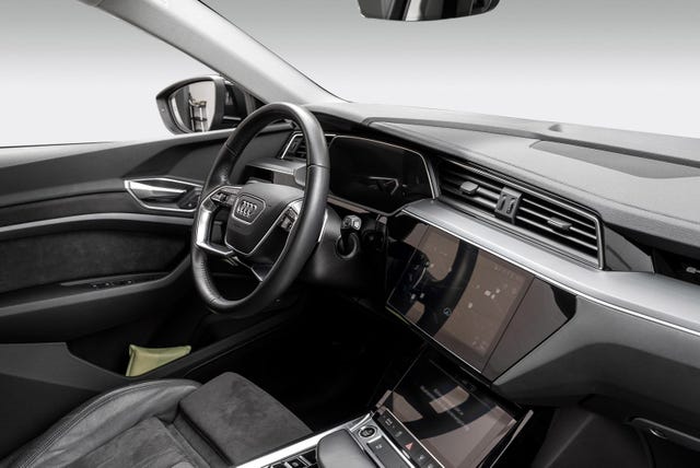 2021 AUDI E-TRON - 27