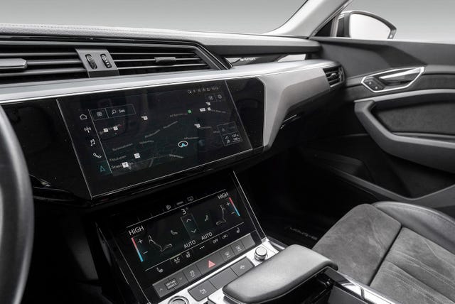 2021 AUDI E-TRON - 12